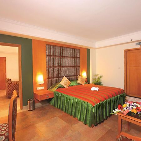 The Classik Fort Hotel Kochi Bagian luar foto